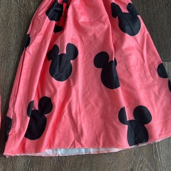 Boutique Disney I’m Here for the Snacks outfit.  Milk silk fabric, size 8/9. - Picture 8 of 9